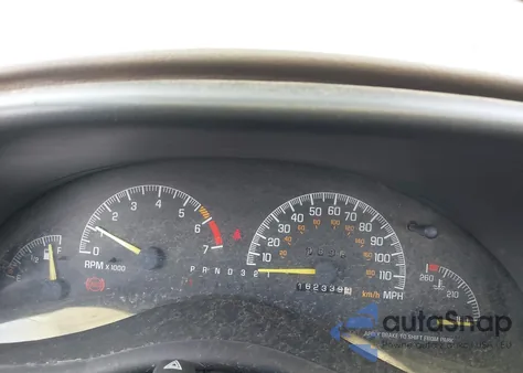 2001 Pontiac Grand Prix Gtp z USA, uszkodzony, nr VIN 1G2WR12101F139172